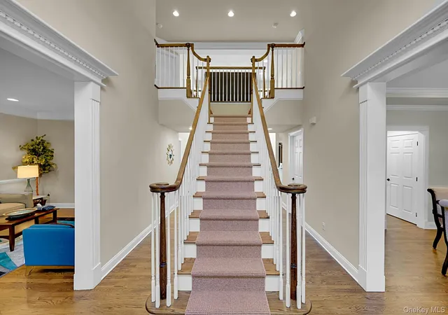 Photo 4 of Single family home for sale at 16 Eagle Ct, White Plains, NY 10605 | MLS# 1026246 | Listing updated on 2026-08-14