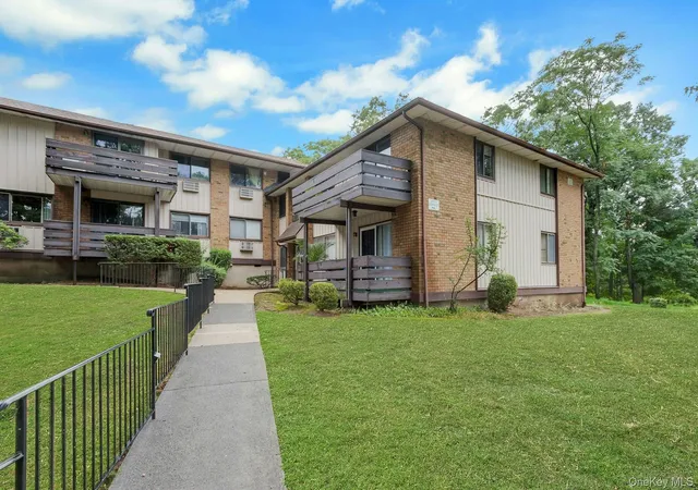 Photo 3 of Sale Pending at 197 Sierra Vista Ln, Clarkstown, NY 10989 | MLS# 1026252 | Listing updated on 2026-08-28