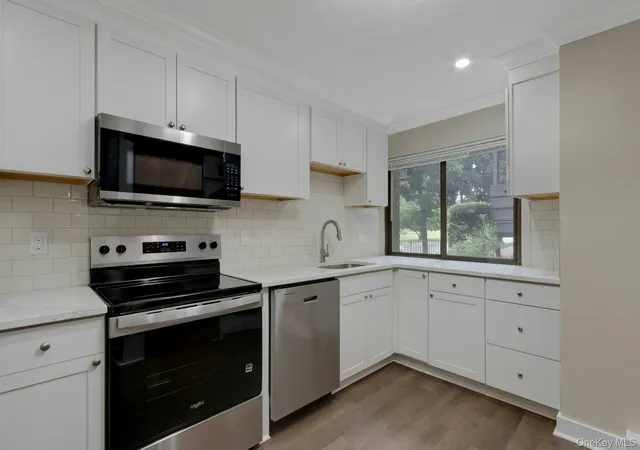 Photo 4 of Sale Pending at 197 Sierra Vista Ln, Clarkstown, NY 10989 | MLS# 1026252 | Listing updated on 2026-08-28