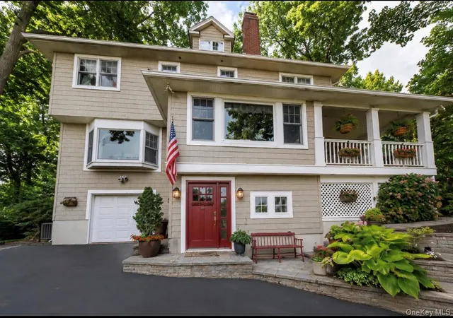 Photo 1 of Single family home for sale at 5 Harborview Ln, Huntington, NY 11743 | MLS# 1026256 | Listing updated on 2026-09-04