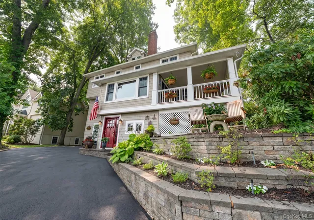 Photo 2 of Single family home for sale at 5 Harborview Ln, Huntington, NY 11743 | MLS# 1026256 | Listing updated on 2026-09-04