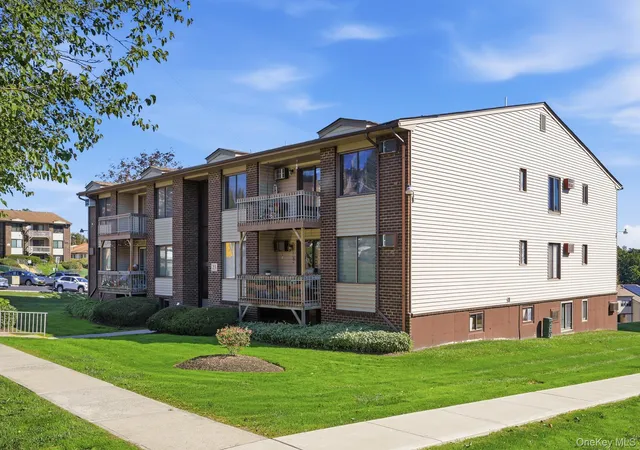 Photo 2 of Condo for sale at 239 Country Clb Ln, Haverstraw, NY 10970 | MLS# 1026273 | Listing updated on 2026-10-08