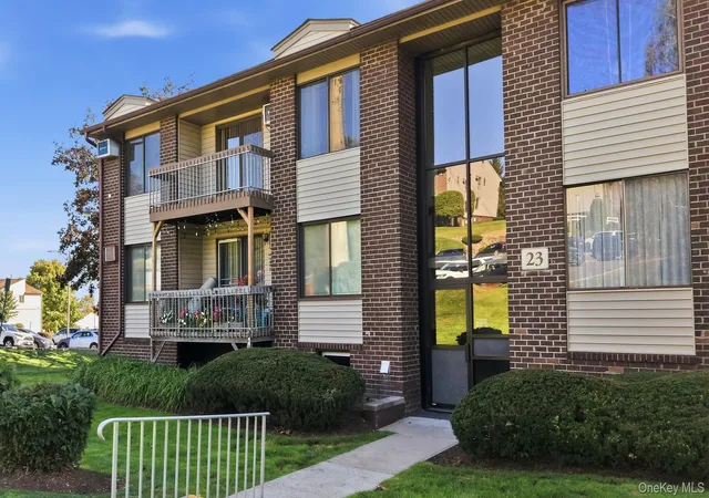 Photo 3 of Condo for sale at 239 Country Clb Ln, Haverstraw, NY 10970 | MLS# 1026273 | Listing updated on 2026-10-08