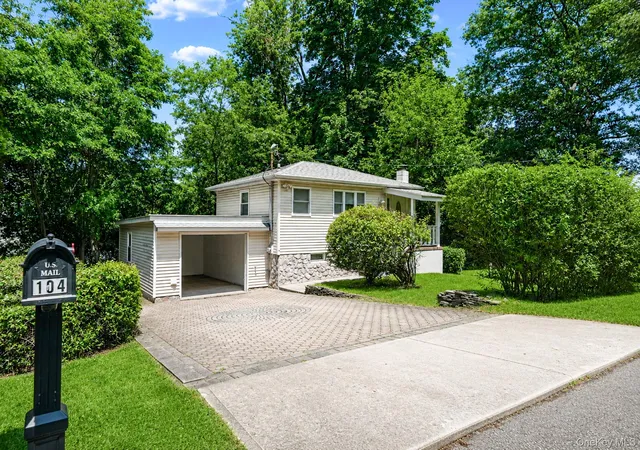 Photo 1 of Sale Pending at 104 21st Street, Riverhead, NY 11792 | MLS# 1026277 | Listing updated on 2026-09-13