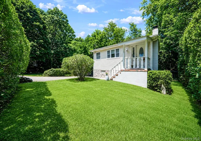 Photo 2 of Sale Pending at 104 21st Street, Riverhead, NY 11792 | MLS# 1026277 | Listing updated on 2026-09-13