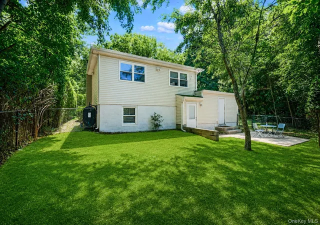 Photo 3 of Sale Pending at 104 21st Street, Riverhead, NY 11792 | MLS# 1026277 | Listing updated on 2026-09-13