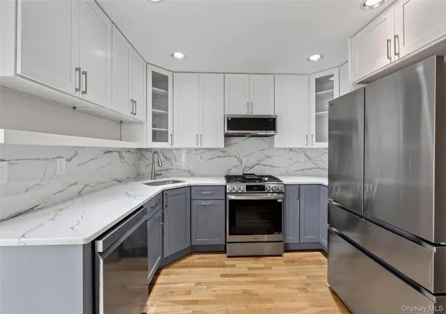 Listing Photo 5 - Condo for sale in building located at 102 Crystal Hl Dr, Pomona, NY 10970