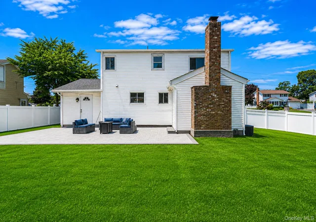 Photo 3 of Sale Pending at 27 Galaxie Ln, Selden, NY 11784 | MLS# 1026288 | Listing updated on 2026-07-25