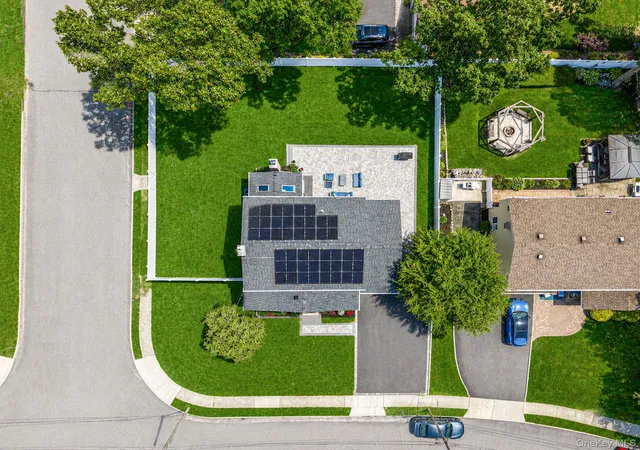 Photo 4 of Sale Pending at 27 Galaxie Ln, Selden, NY 11784 | MLS# 1026288 | Listing updated on 2026-07-25