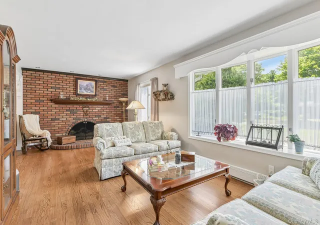 Photo 4 of Sale Pending at 119 Brook Ln, Smithtown, NY 11787 | MLS# 1026298 | Listing updated on 2026-08-22