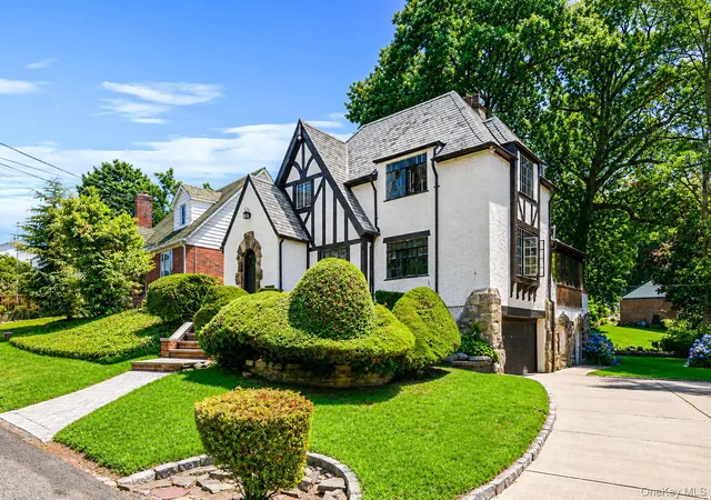 Photo 2 of Single family home for sale at 18240 Avon Rd, Jamaica, NY 11432 | MLS# 1026314 | Listing updated on 2026-07-26
