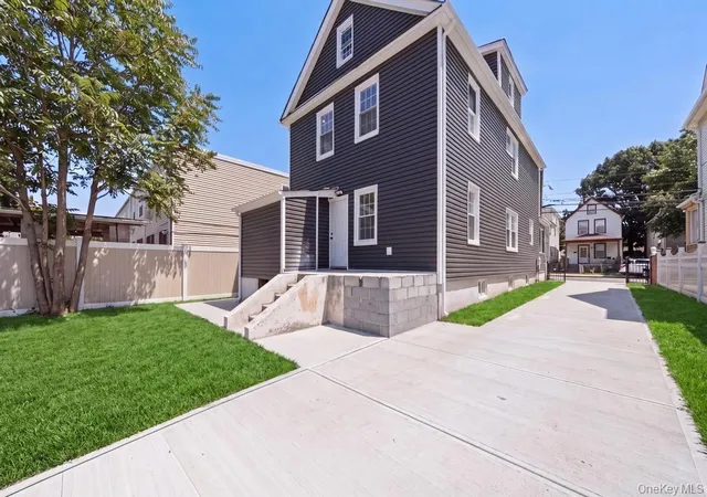 Photo 3 of Sale Pending at 150 29 Yates Rd, Jamaica, NY 11433 | MLS# 1026317 | Listing updated on 2026-07-27