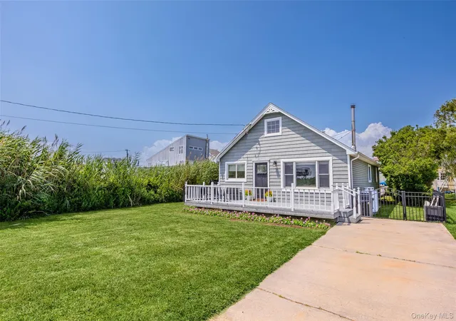 Photo 2 of Sale Pending at 7 Edwards Dr, Brookhaven, NY 11967 | MLS# 1026337 | Listing updated on 2026-08-10