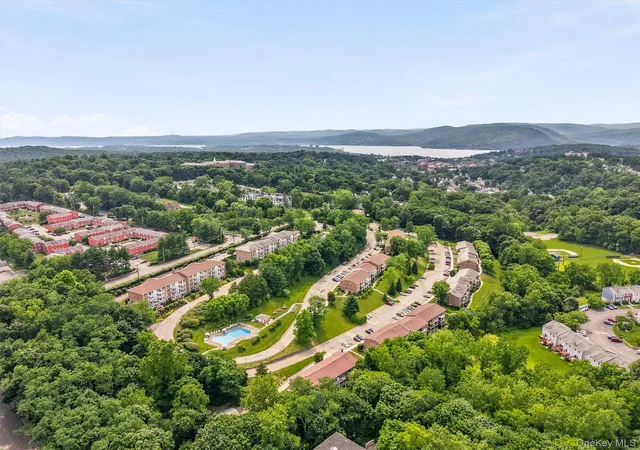 Listing Photo 2 - Condo for sale in building located at 1840 Crompond Rd, Peekskill, NY 10566 - Unit #6C3