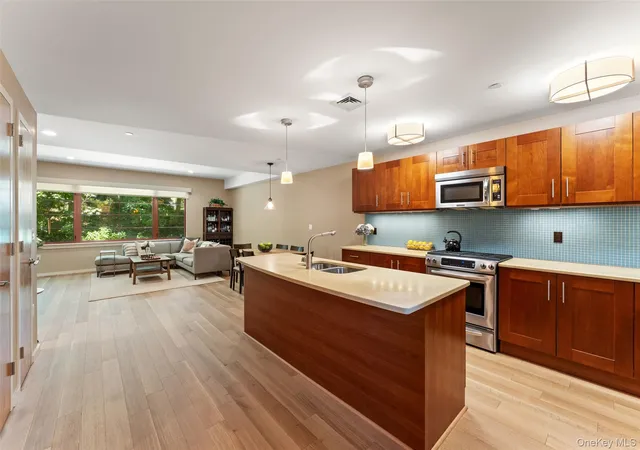 Photo 3 of Sale Pending at 45 Main St #3J, Greenburgh, NY 10706 | MLS# 1026349 | Listing updated on 2026-08-21