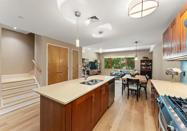 Photo 3 of Sale Pending at 45 Main St #3J, Greenburgh, NY 10706 | MLS# 1026349 | Listing updated on 2026-08-21