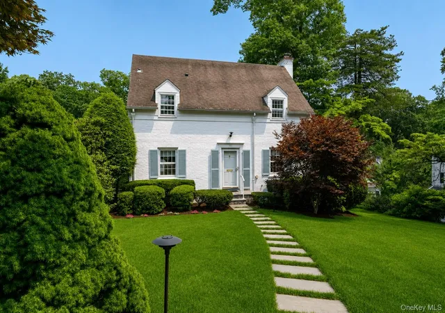 Photo 4 of Sale Pending at 21 Braxmar Dr S, Harrison, NY 10528 | MLS# 1026359 | Listing updated on 2026-09-03