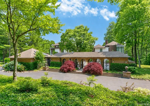 Photo 1 of Single family home for sale at 235 Cleft Rd, Oyster Bay, NY 11765 | MLS# 1026372 | Listing updated on 2026-10-08