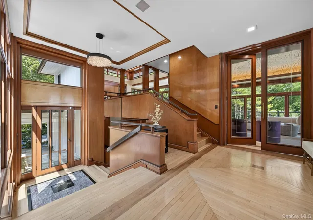 Photo 4 of Single family home for sale at 235 Cleft Rd, Oyster Bay, NY 11765 | MLS# 1026372 | Listing updated on 2026-10-08