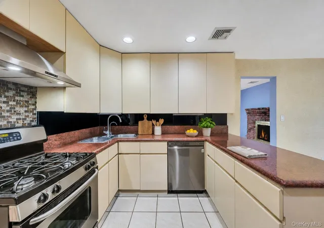 Photo 11 of Sale Pending at 111 Melanie Dr, Hempstead, NY 11554 | MLS# 1026377 | Listing updated on 2026-08-29