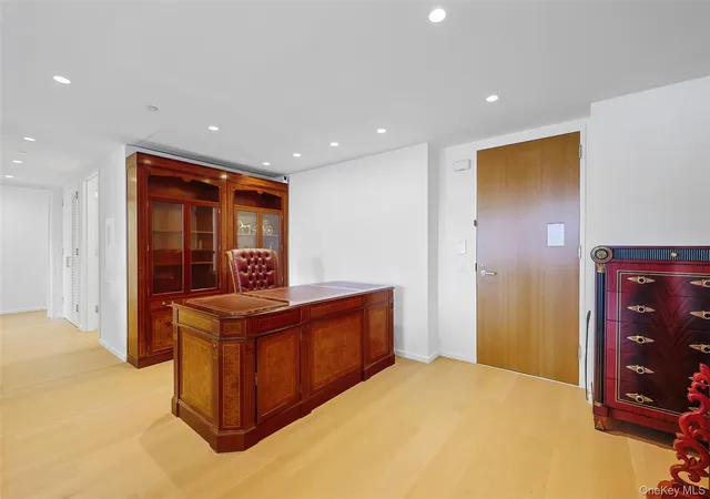 2nd image of 685 1st Ave #31F, New York, NY 10016 | MLS# 1026380