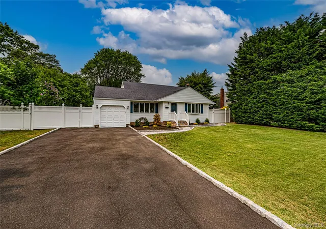Photo 3 of Single family home for sale at 696 Peter Paul Dr, Islip, NY 11795 | MLS# 1026381 | Listing updated on 2026-09-22