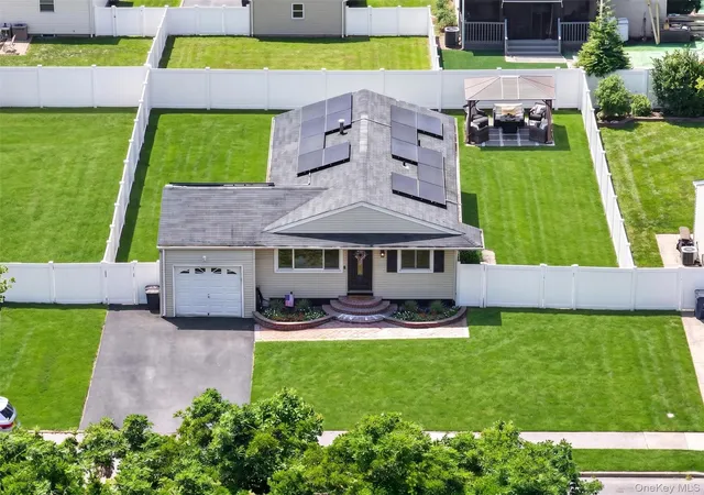 Photo 1 of Sale Pending at 50 Lantern St, Huntington, NY 11743 | MLS# 1026396 | Listing updated on 2026-09-26
