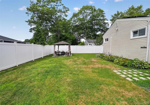Photo 3 of Sale Pending at 50 Lantern St, Huntington, NY 11743 | MLS# 1026396 | Listing updated on 2026-09-26