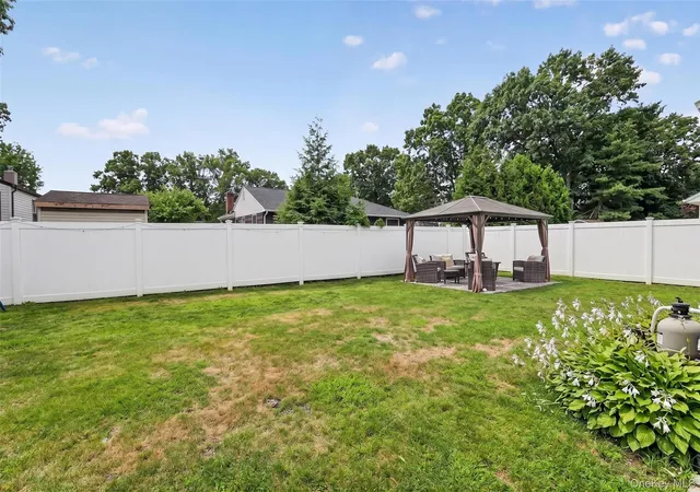 Photo 4 of Sale Pending at 50 Lantern St, Huntington, NY 11743 | MLS# 1026396 | Listing updated on 2026-09-26