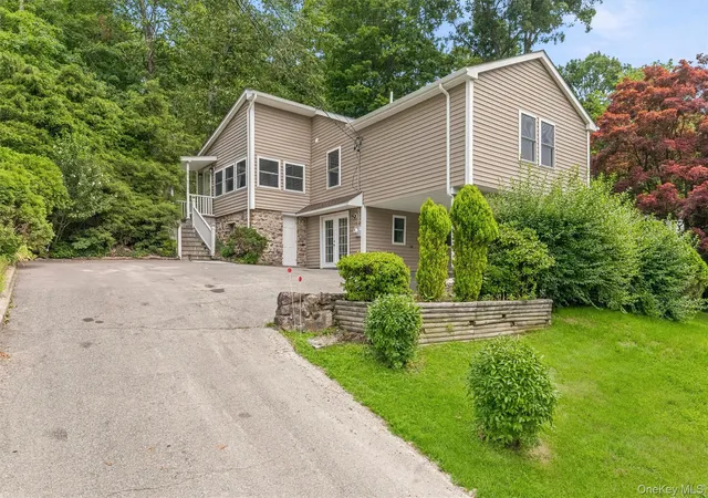 Photo 1 of Single family home for sale at 4 Narcissus Dr, Somers, NY 10541 | MLS# 1026397 | Listing updated on 2026-08-30