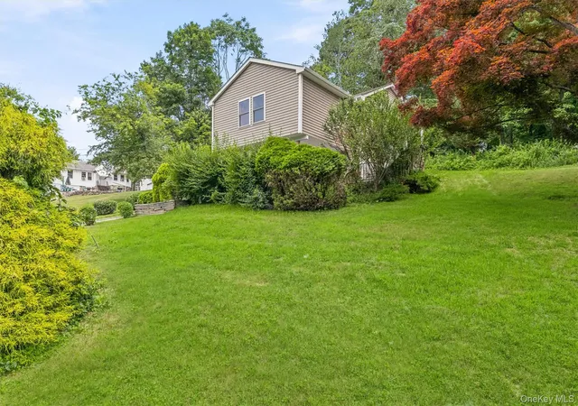 Photo 2 of Single family home for sale at 4 Narcissus Dr, Somers, NY 10541 | MLS# 1026397 | Listing updated on 2026-08-30