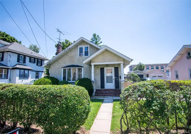 Photo 2 of Single family home for sale at 2415 Gale Ave, Baldwin, NY 11510 | MLS# 1026423 | Listing updated on 2026-07-25