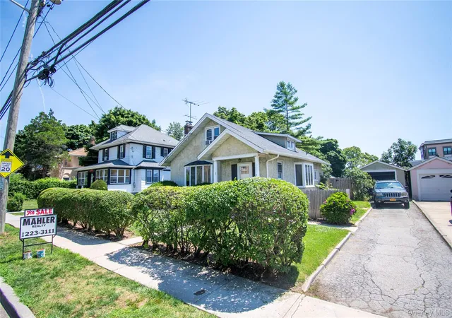 Photo 3 of Single family home for sale at 2415 Gale Ave, Baldwin, NY 11510 | MLS# 1026423 | Listing updated on 2026-07-25