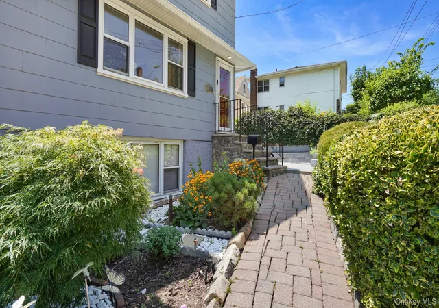 Photo 4 of House for sale at 18 Edgewood Ave, Yonkers, NY 10704 | MLS# 1026456 | Listing updated on 2026-09-27