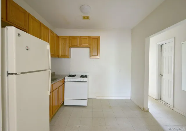 Photo 2 of Sale Pending at 350 Montauk Ave, New York, NY 11208 | MLS# 1026462 | Listing updated on 2026-07-31