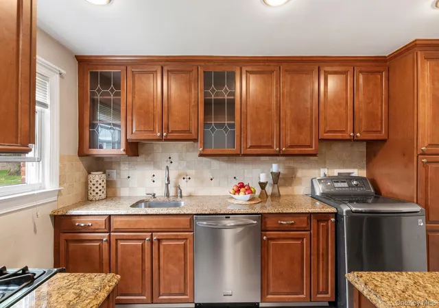 Photo 4 of Sale Pending at 120 N Broadway #3C, Greenburgh, NY 10533 | MLS# 1026465 | Listing updated on 2026-08-18