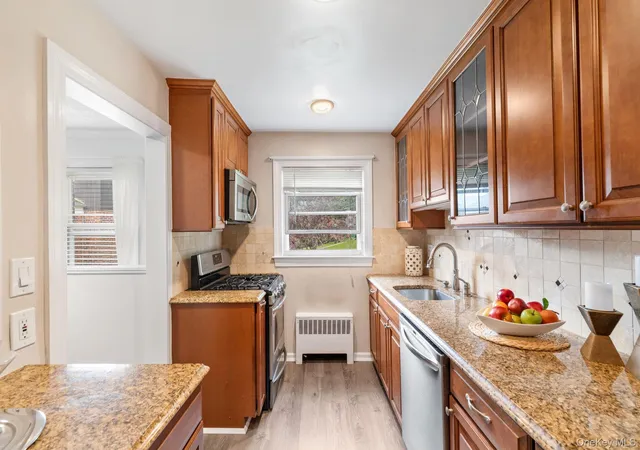 Photo 5 of Sale Pending at 120 N Broadway #3C, Greenburgh, NY 10533 | MLS# 1026465 | Listing updated on 2026-08-18