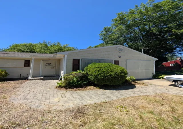 Photo 1 of Sale Pending at 16 Thomas St, Brookhaven, NY 11727 | MLS# 1026481 | Listing updated on 2026-08-29