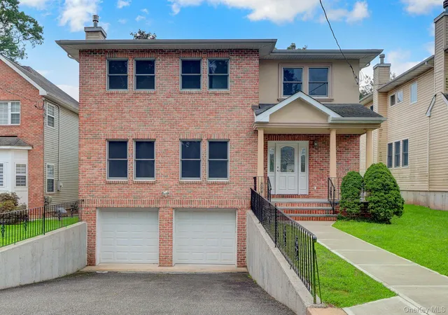 Photo 1 of Single family home for sale at 86 George St, North Hempstead, NY 11577 | MLS# 1026483 | Listing updated on 2026-09-25