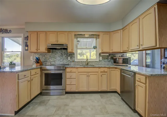 Photo 4 of Sale Pending at 54 Clearview Cir, Hopewell Junction, NY 12533 | MLS# 1026486 | Listing updated on 2026-08-21