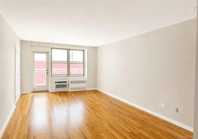 Photo 4 of House for sale at 410 E Broadway #4T, Long Beach, NY 11561 | MLS# 1026487 | Listing updated on 2026-08-31