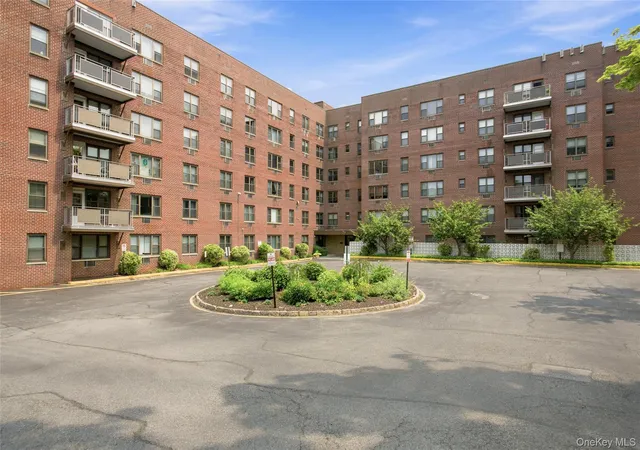 Listing Photo 3 - Condo for sale in building located at 77 Carpenter Ave, Mount Kisco, NY 10549 - Unit #3B
