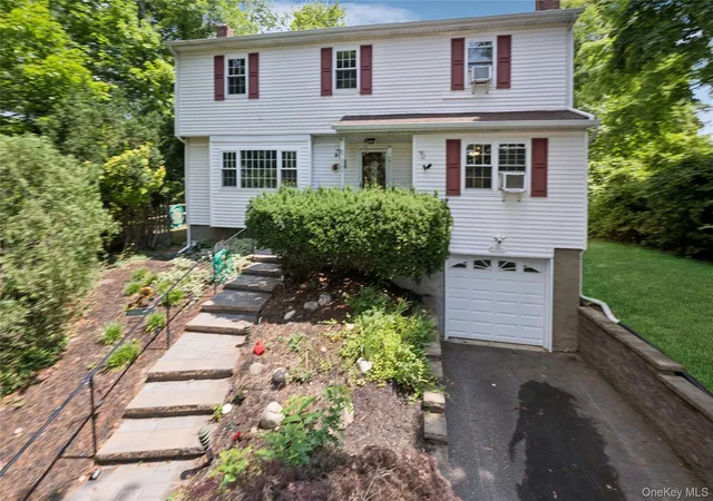 Photo 1 of Sale Pending at 49 Old Town Ln, Halesite, NY 11743 | MLS# 1026492 | Listing updated on 2026-09-03
