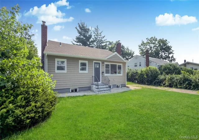 2nd image of 162 State St, North Hempstead, NY 11590 | MLS# 1026509
