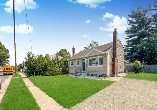Photo 3 of Sale Pending at 162 State St, North Hempstead, NY 11590 | MLS# 1026509 | Listing updated on 2026-08-14