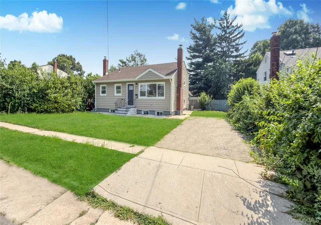Photo 3 of Sale Pending at 162 State St, North Hempstead, NY 11590 | MLS# 1026509 | Listing updated on 2026-08-14