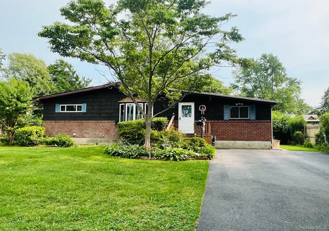 Photo 1 of Sale Pending at 36 Orange St, Islip, NY 11722 | MLS# 1026518 | Listing updated on 2026-07-31