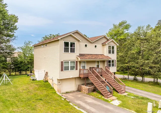 Photo 3 of Single family home for sale at 2 Deerfield Ct, Rock Hill, NY 12775 | MLS# 1026528 | Listing updated on 2026-09-04