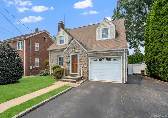 Photo 2 of Sale Pending at 19 Chestnut St, Glen Cove, NY 11542 | MLS# 1026537 | Listing updated on 2026-08-15
