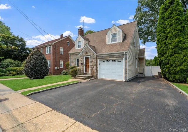 Photo 23 of Sale Pending at 19 Chestnut St, Glen Cove, NY 11542 | MLS# 1026537 | Listing updated on 2026-08-15